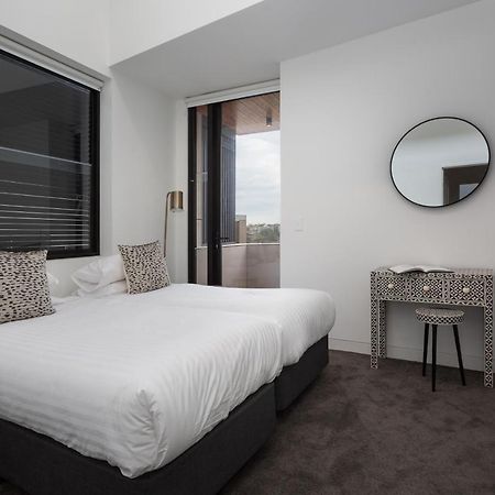 Stylish 2-Bed Apartment With Bbq Patio Near Beach Sydney Eksteriør billede