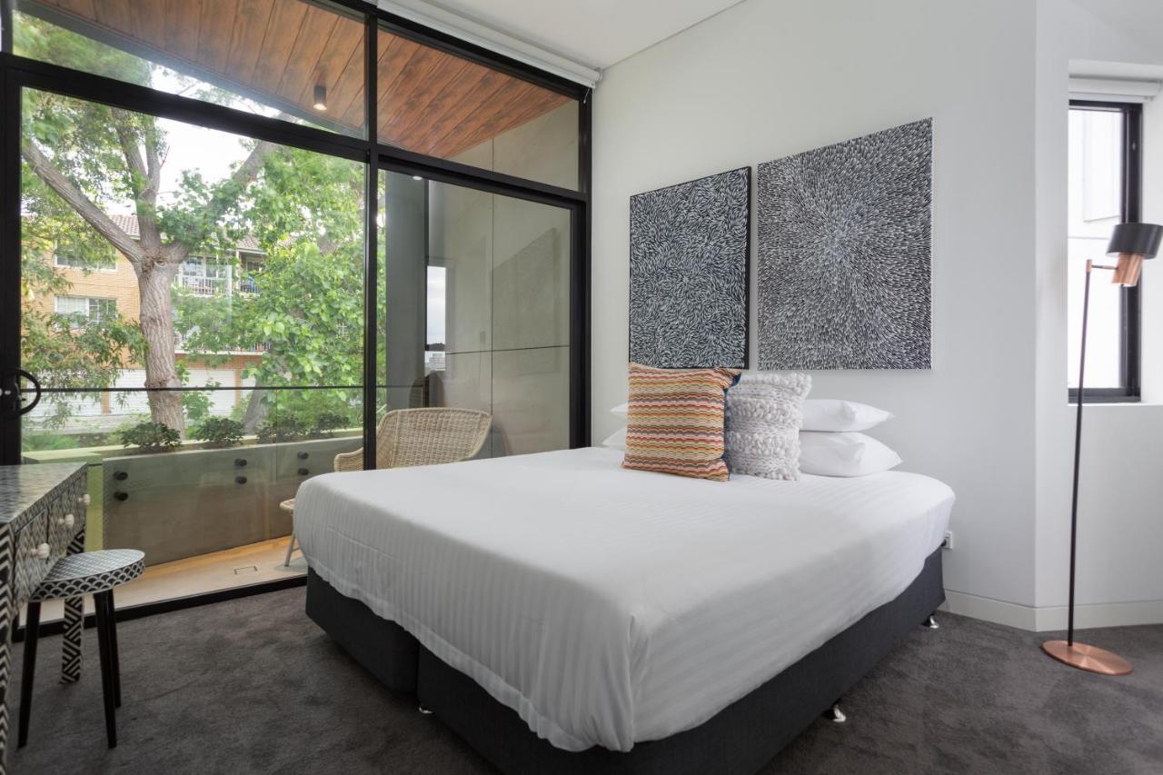 Stylish 2-Bed Apartment With Bbq Patio Near Beach Sydney Eksteriør billede